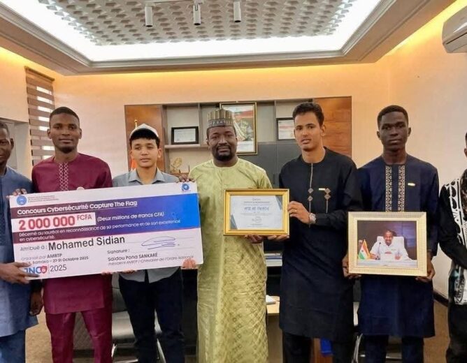 Le Ministre reçoit l’équipe Qwiper, Championne de cybersécurité au Niger