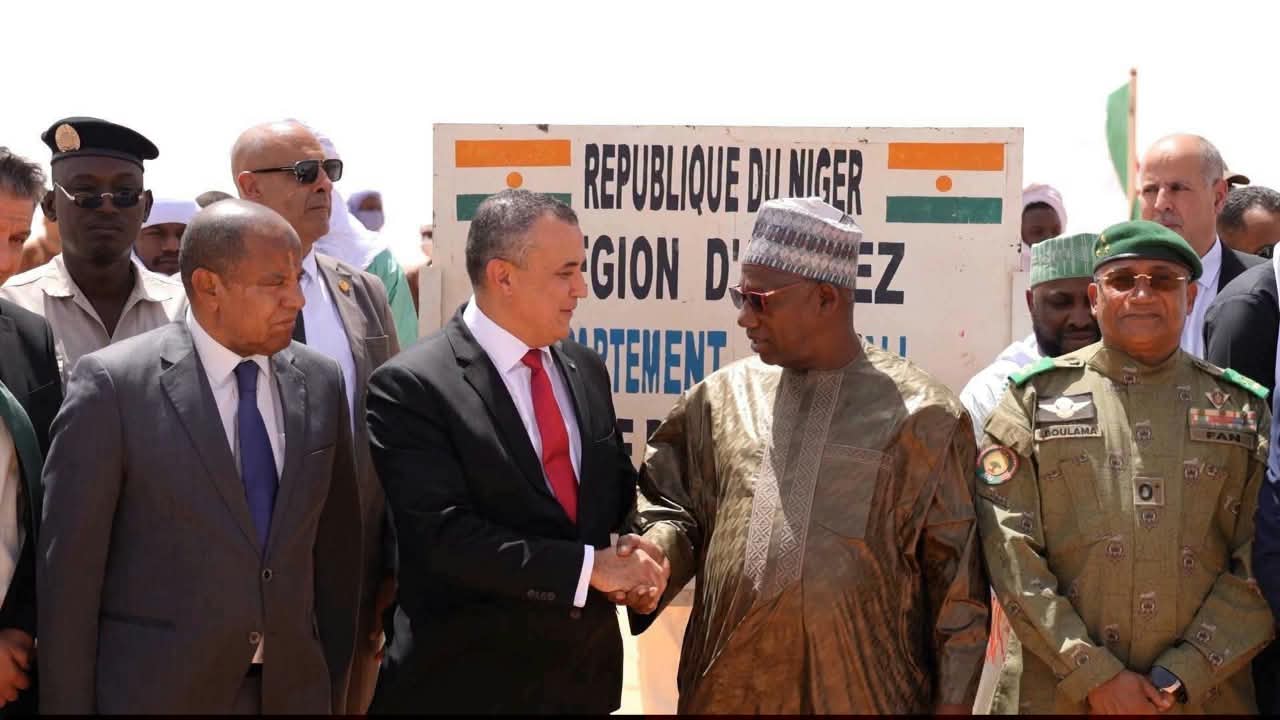 Souveraineté et intégration numérique : Lancement de l&rsquo;exploitation de la liaison transsaharienne en fibre optique Niger-Algérie à Assamaka